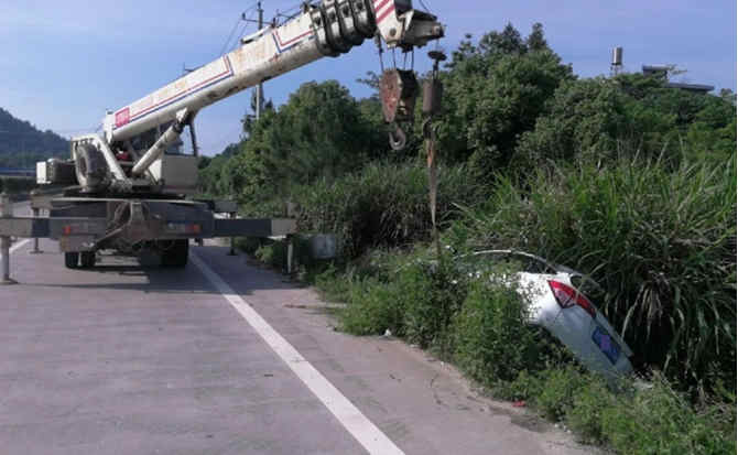 革吉重载吊车救援